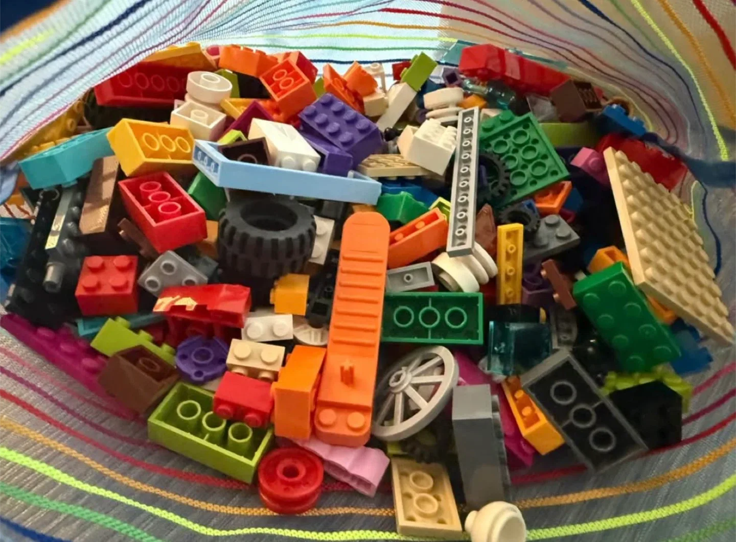 LEGO Classic - Bricks on a Roll 10715 image indicator(2)