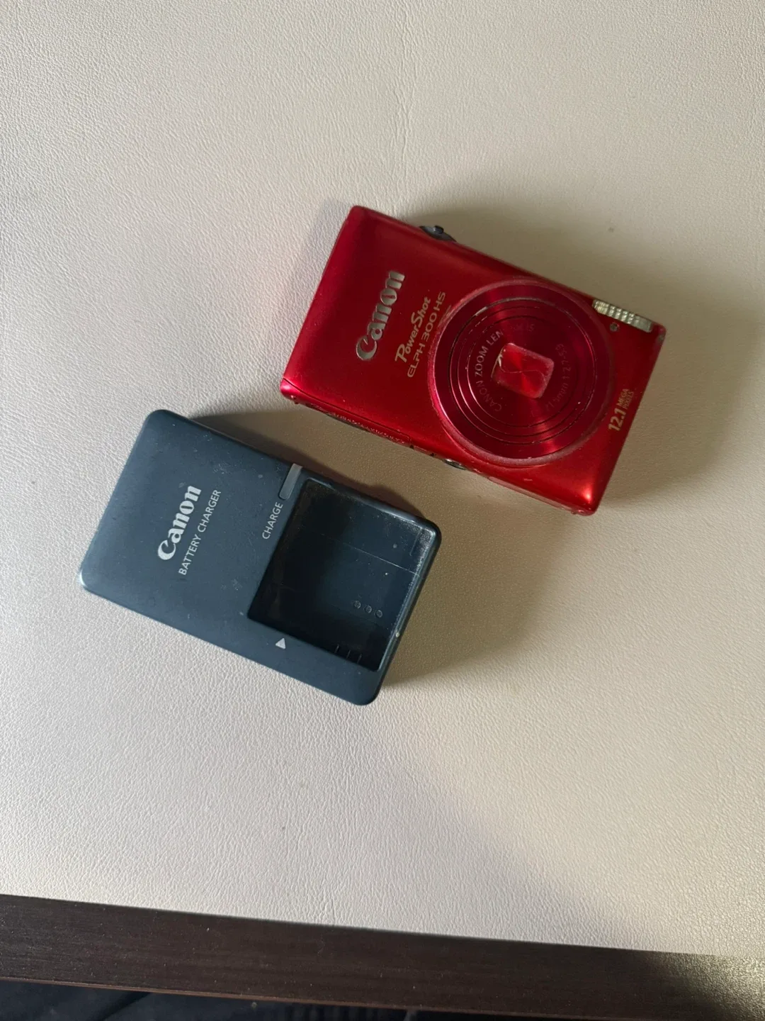 Canon PowerShot ELPH 130 IS Red Camera thumbnail