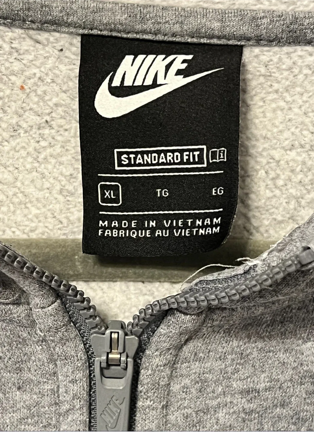 Nike Full-Zip Hoodie – Standard Fit – Size XL (Fits Smaller) image indicator(5)