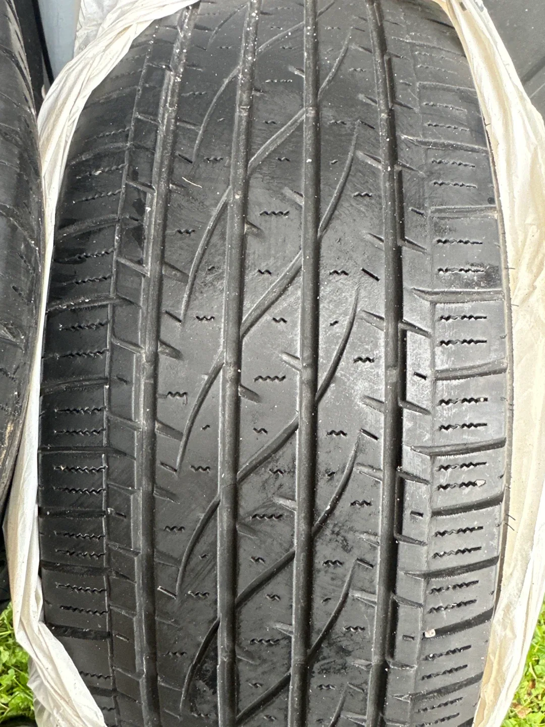 4x Firestone Destination LE2 Tires P265/70R17