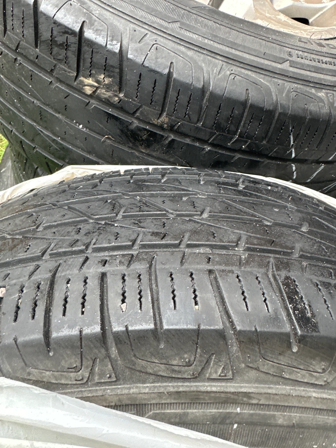 4x Firestone Destination LE2 Tires P265/70R17 - photo 2