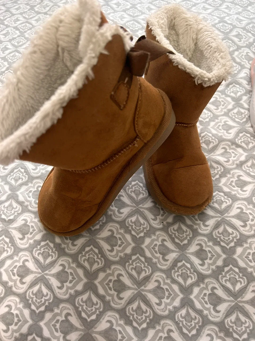 Mixed Lot of Kids Shoes - Sizes Vary image indicator(10)