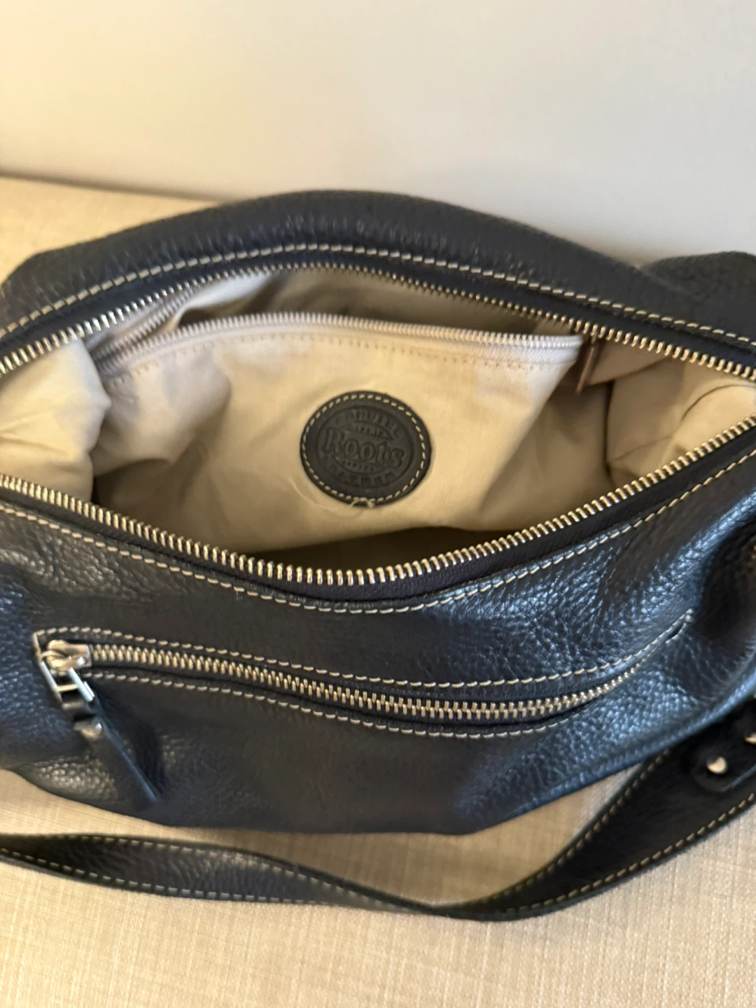 Roots Black Leather Handbag - photo 4