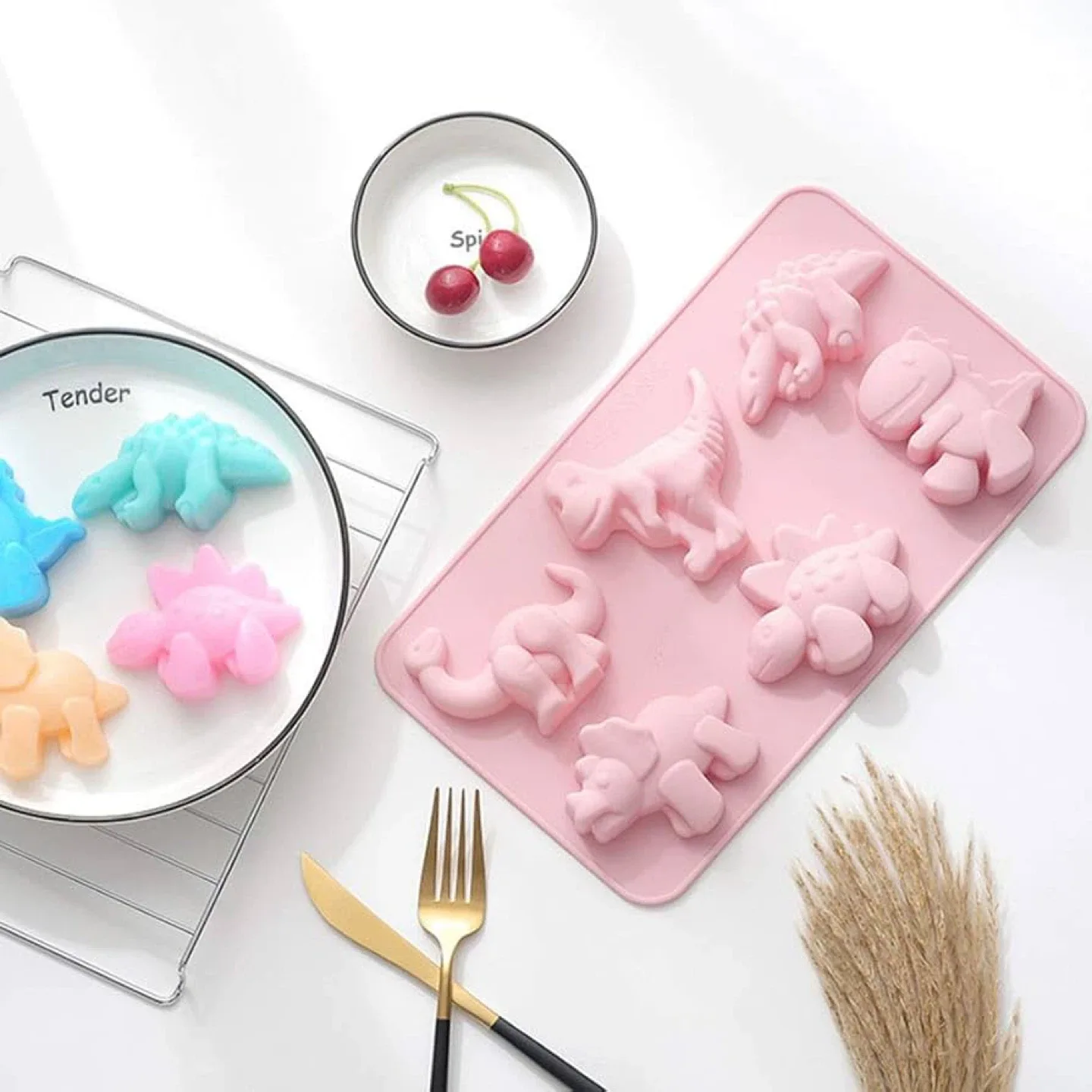 New Silicone Dinosaur Cake Mold thumbnail