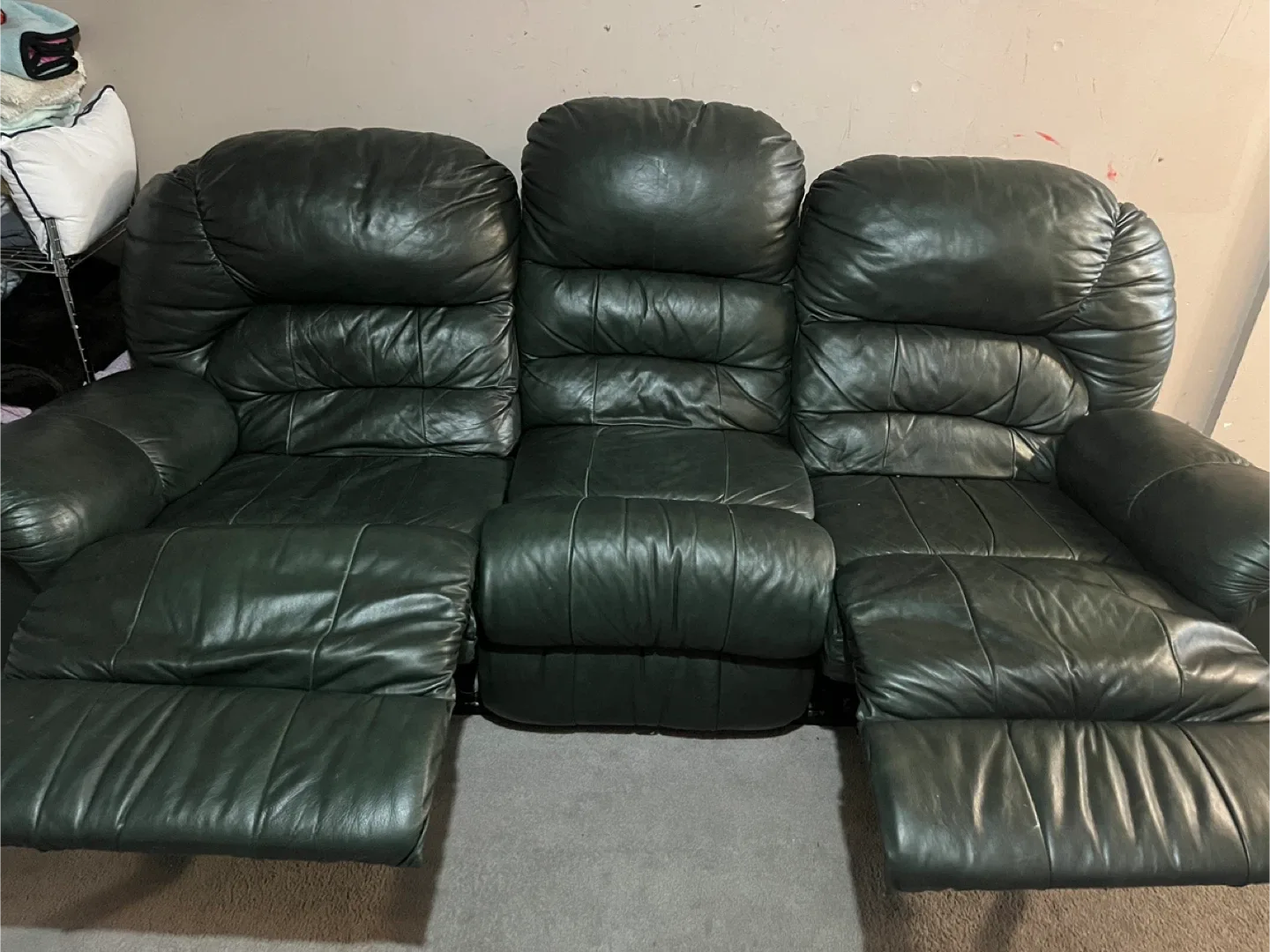 Green Leather Reclining Sofa image indicator(2)