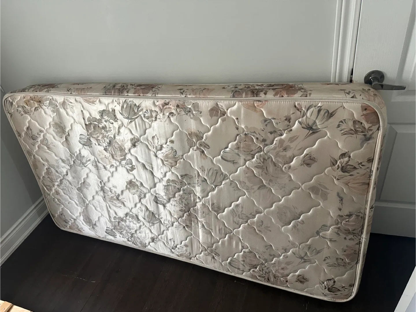 Used Mattress thumbnail