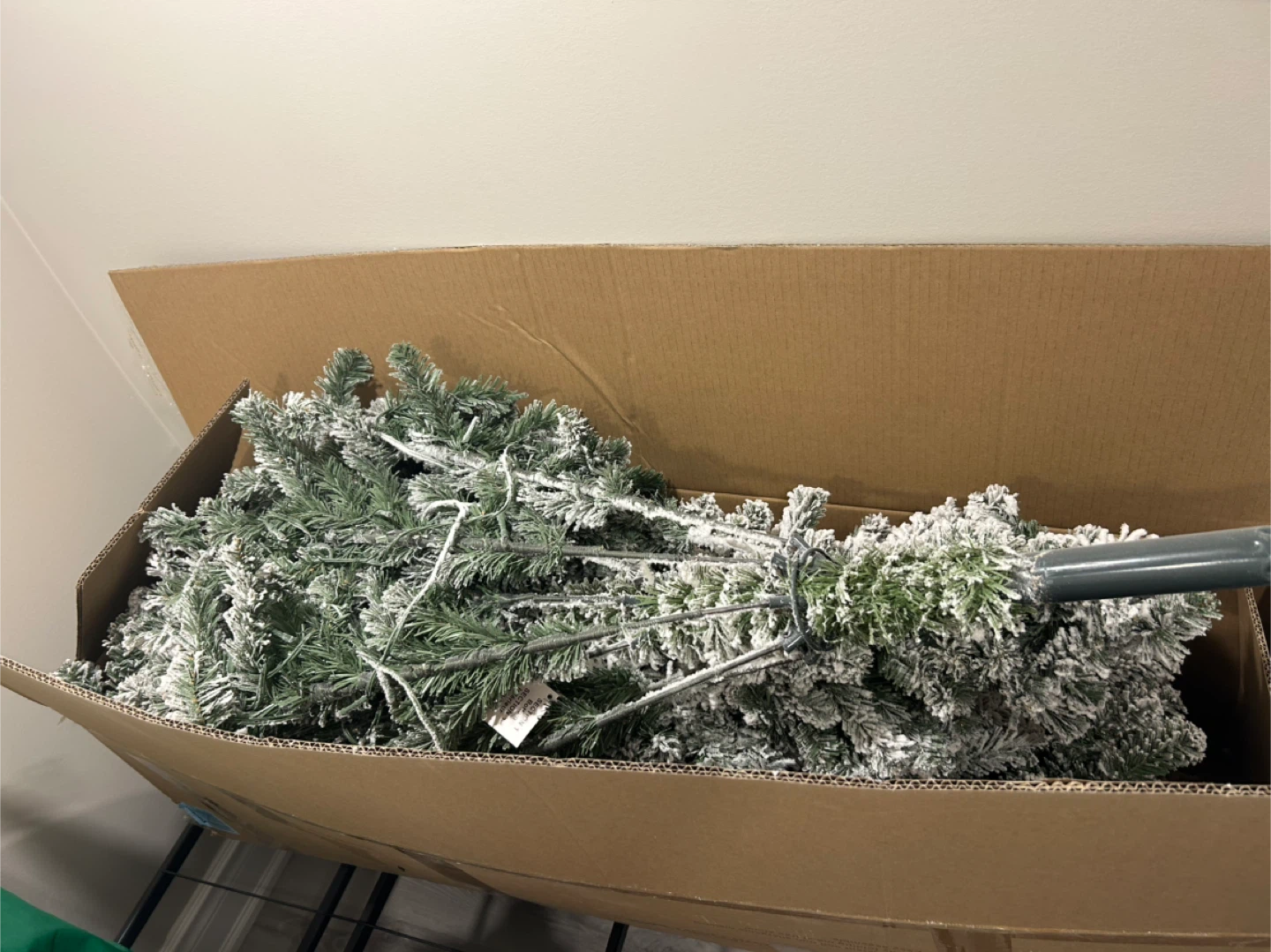 7ft pre lit Snow Flocked Christmas Tree - photo 4