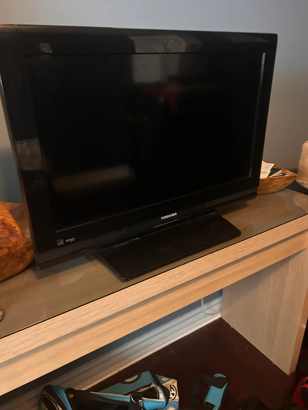 Toshiba 26AV500U 26" LCD TV thumbnail