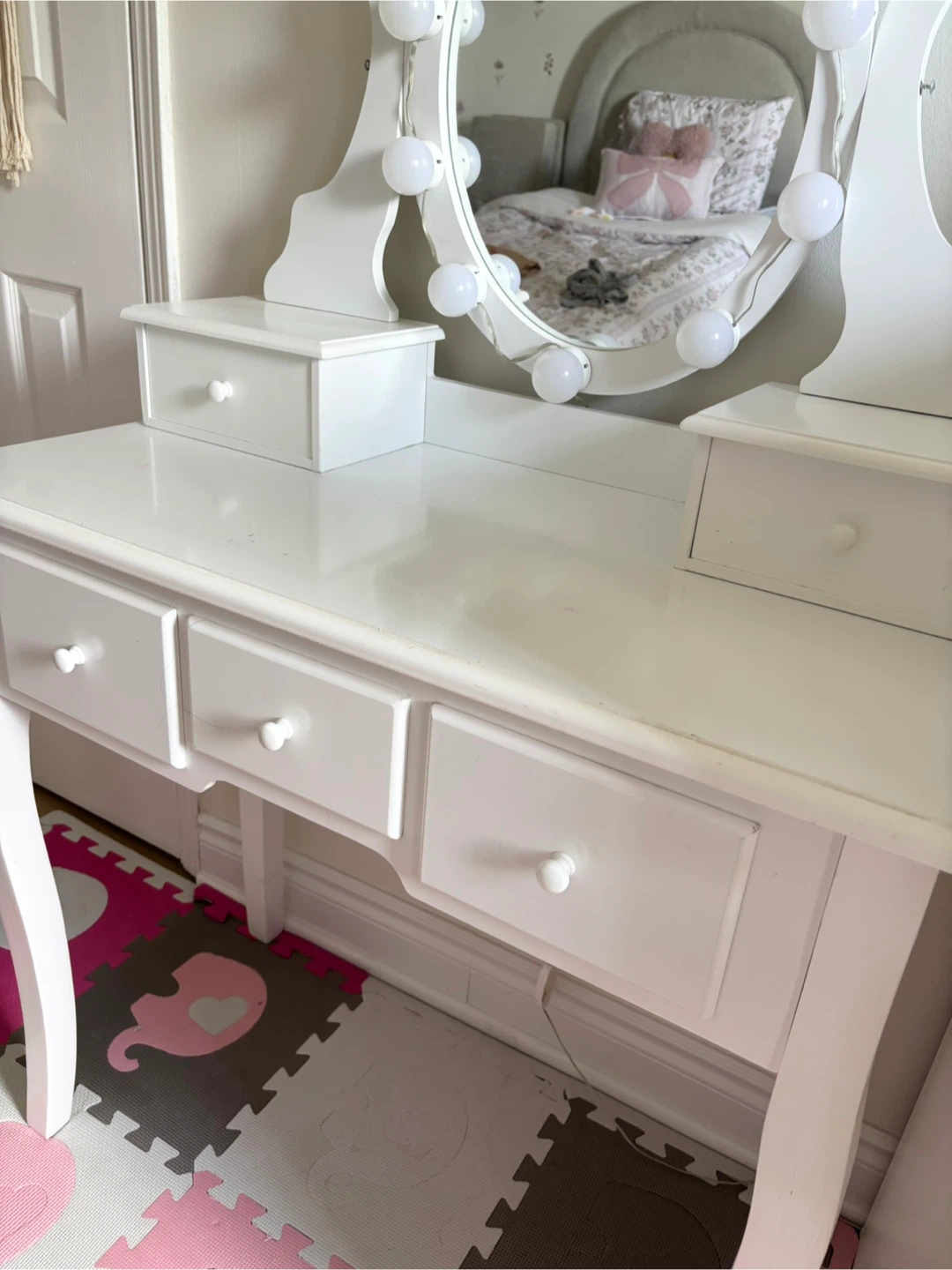 Makeup vanity with mirror - photo 4
