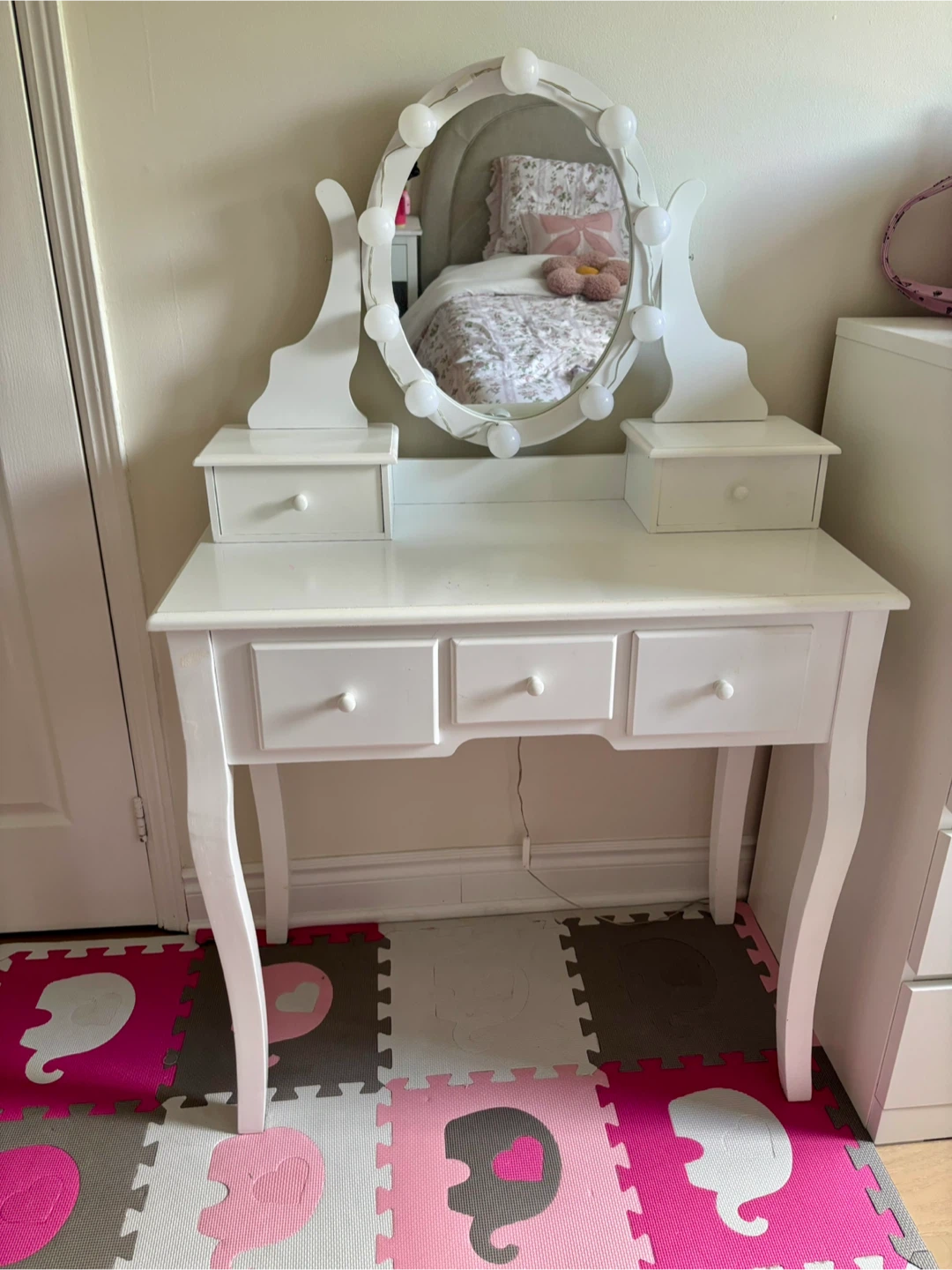 Makeup vanity with mirror - photo 2