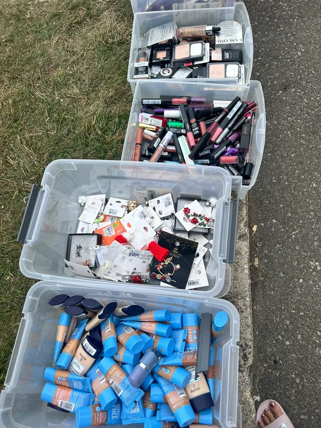 Yard sale image indicator(10)