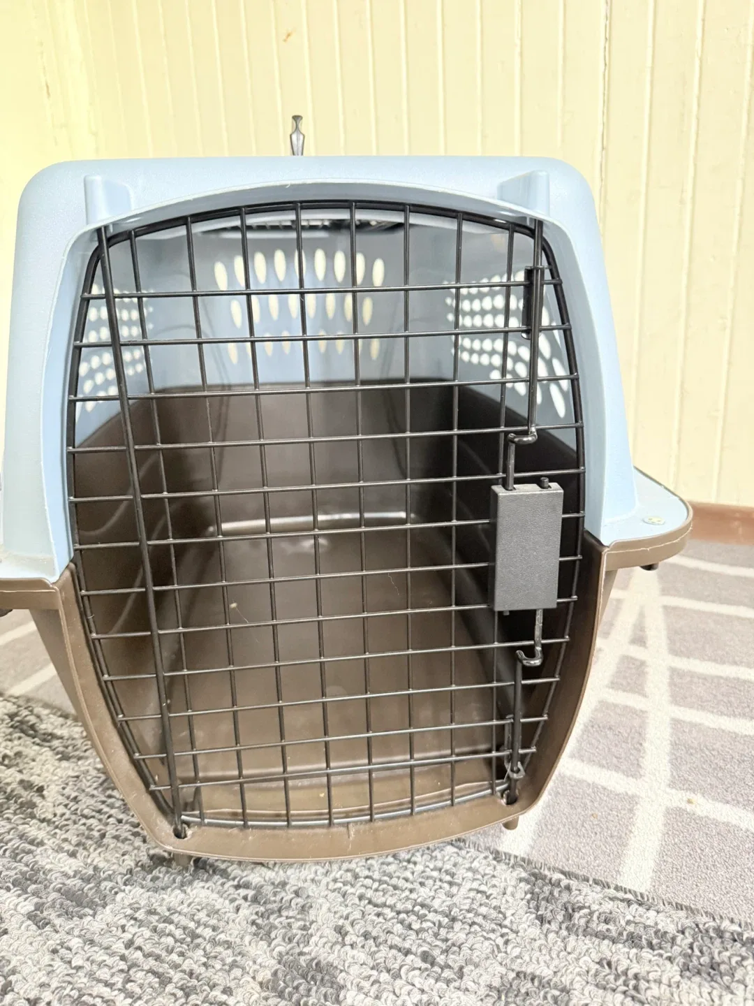 Petmate Sky Kennel Pet Carrier thumbnail