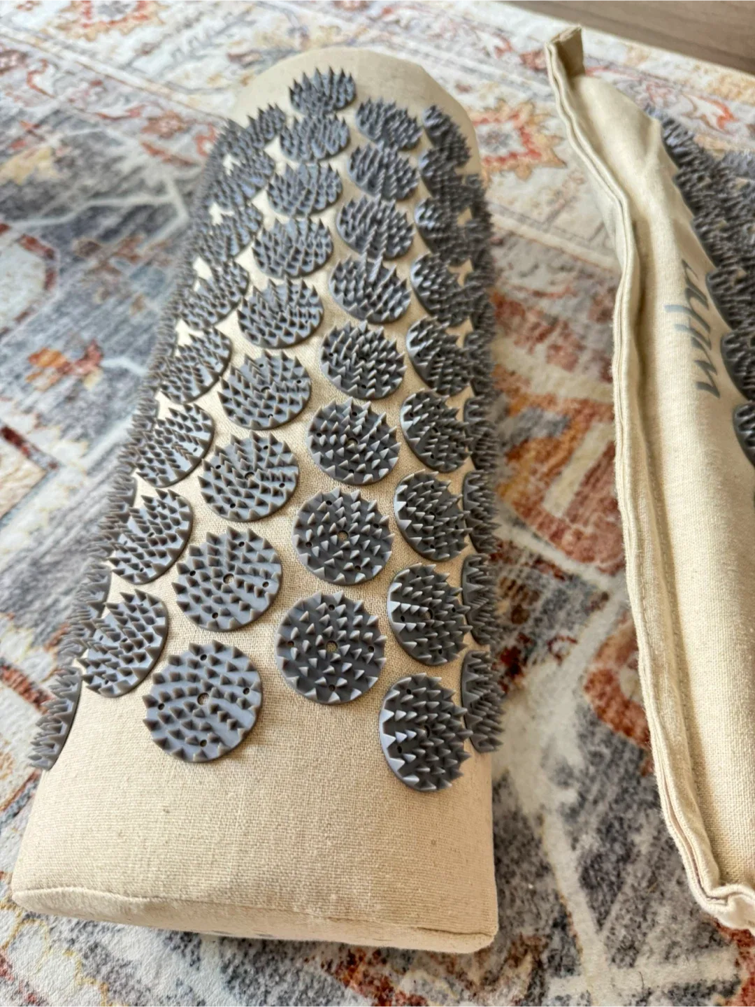 WTHN Acupressure Mat & Pillow Set image indicator(4)