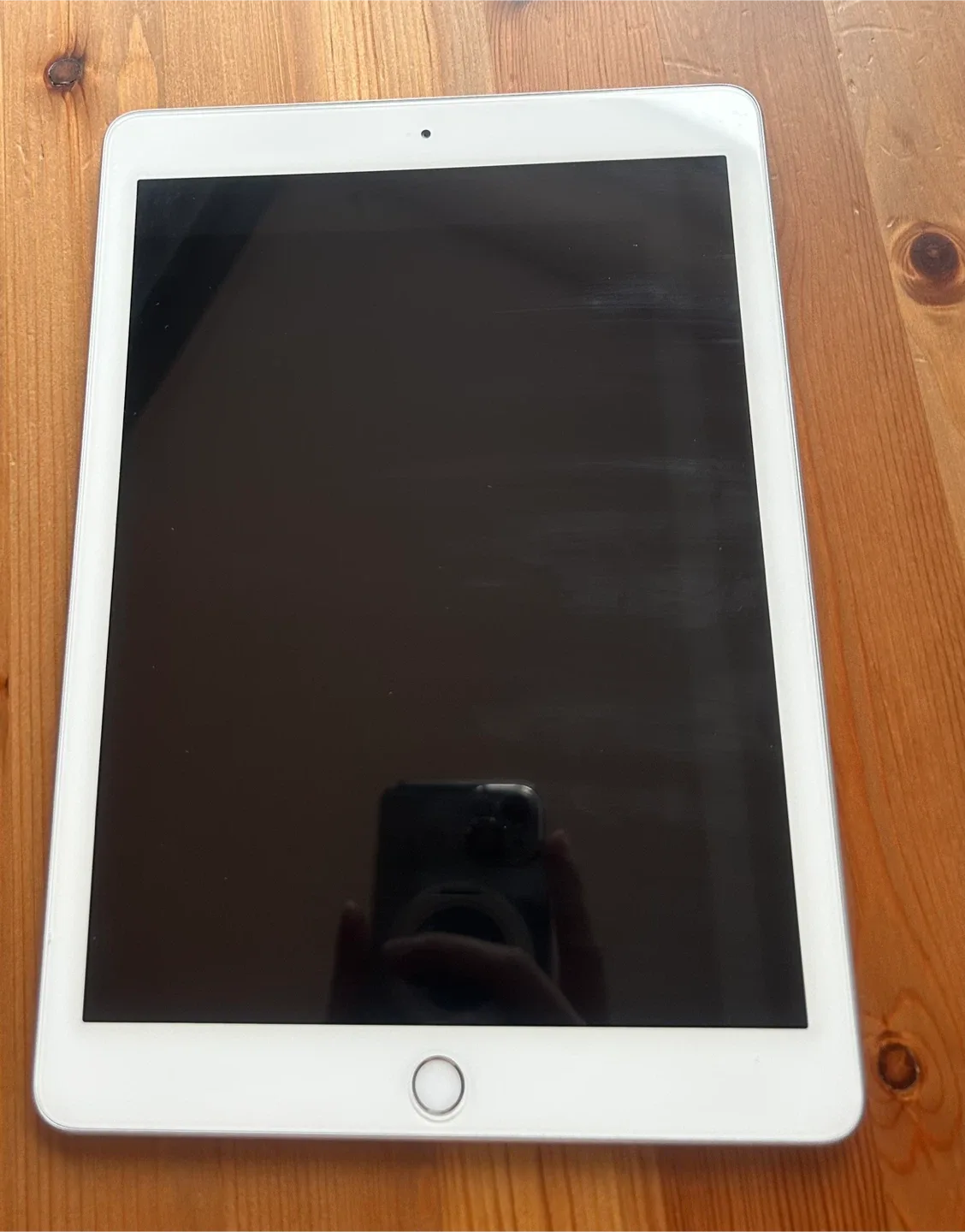 Apple iPad (6th Generation) 32GB - Silver thumbnail