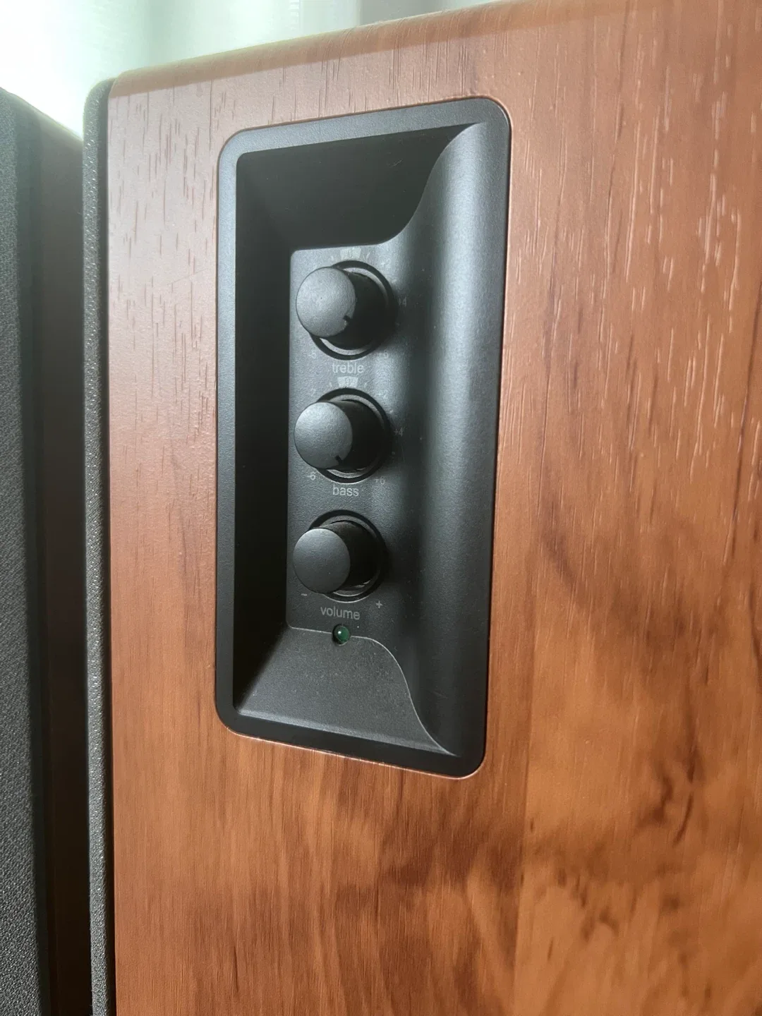 Edifier R1280T Multimedia Speakers image indicator(2)