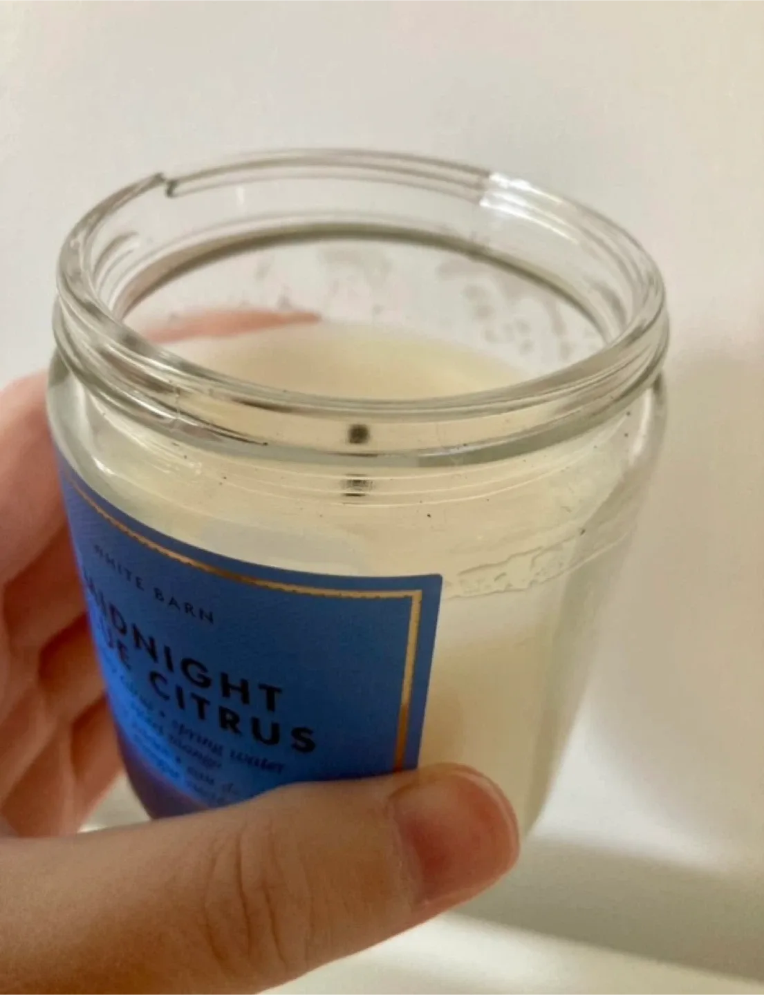 White Barn Scented Candle image indicator(2)