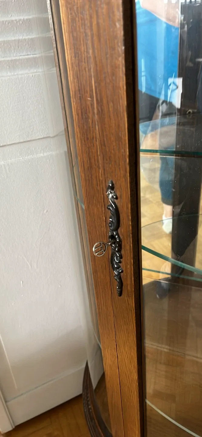 Vintage Curved Glass China Cabinet image indicator(2)