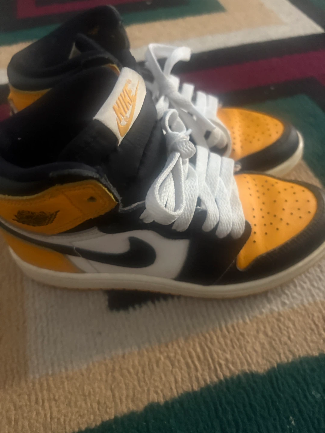 Nike Air Jordan 1 Retro High OG Taxi Yellow Shoes