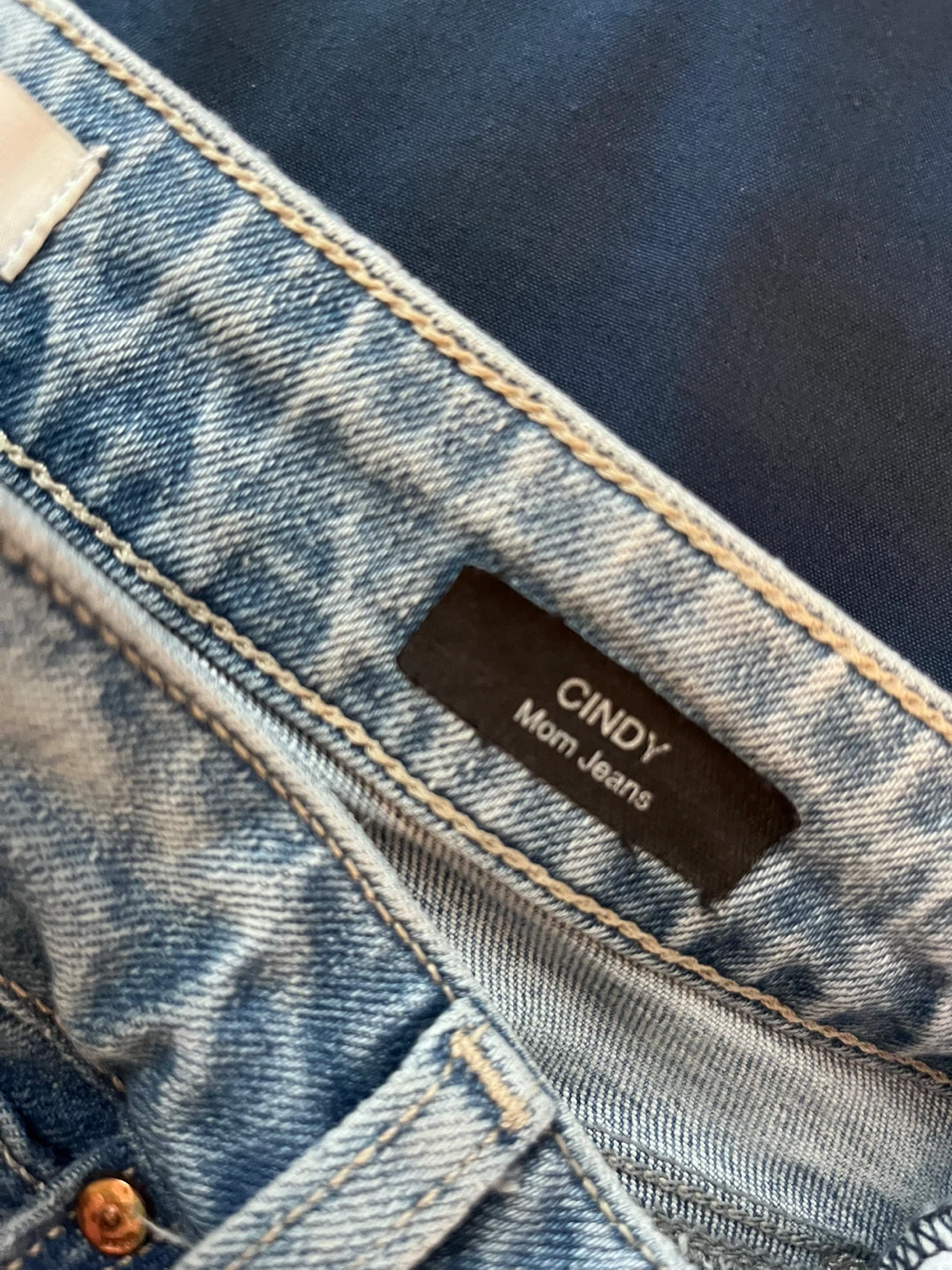 Mavi Cindy Mom Jeans - Size 26 - photo 4
