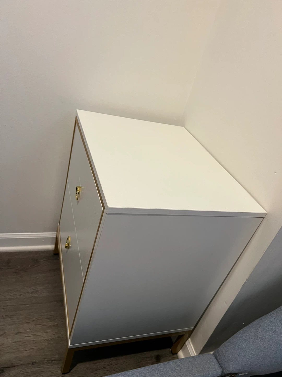 White & Gold Accent Nightstand - photo 2