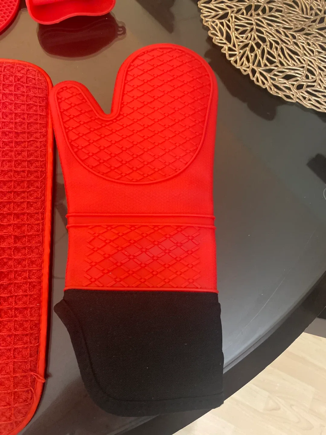 Red Kitchen Set - Oven Mitt, Trivets, and More image indicator(2)