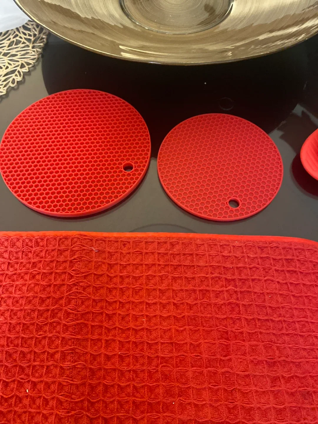 Red Kitchen Set - Oven Mitt, Trivets, and More image indicator(4)