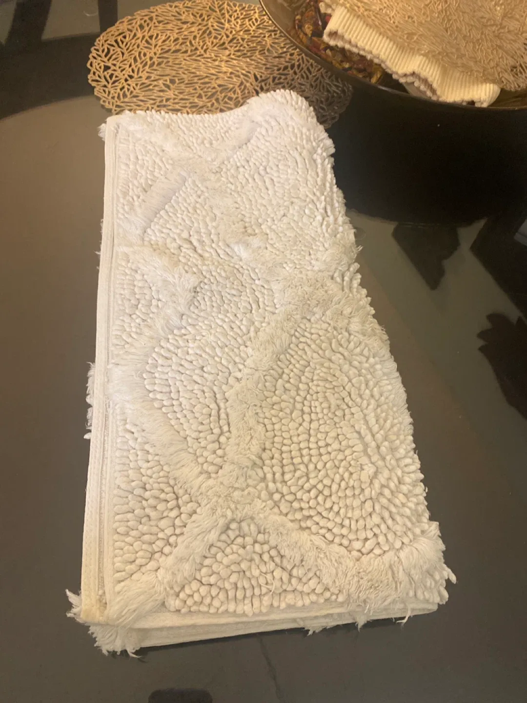 White Shag Bath Mat image indicator(3)