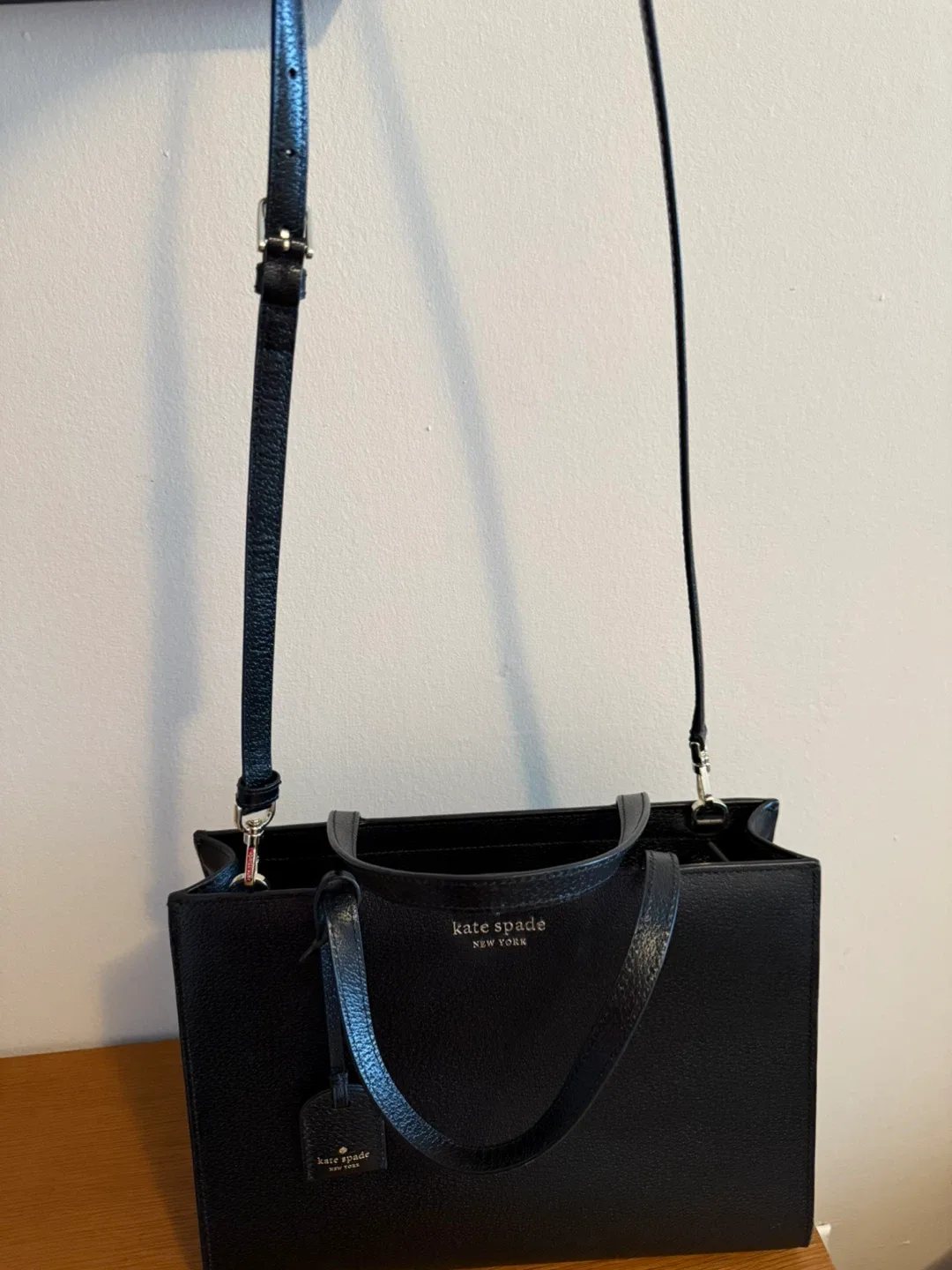 Brand New!! Kate Spade leather Bag image indicator(4)