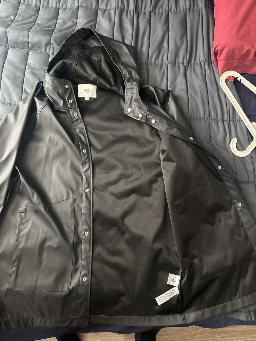 Herschel Rain Jacket - Size L image indicator(3)