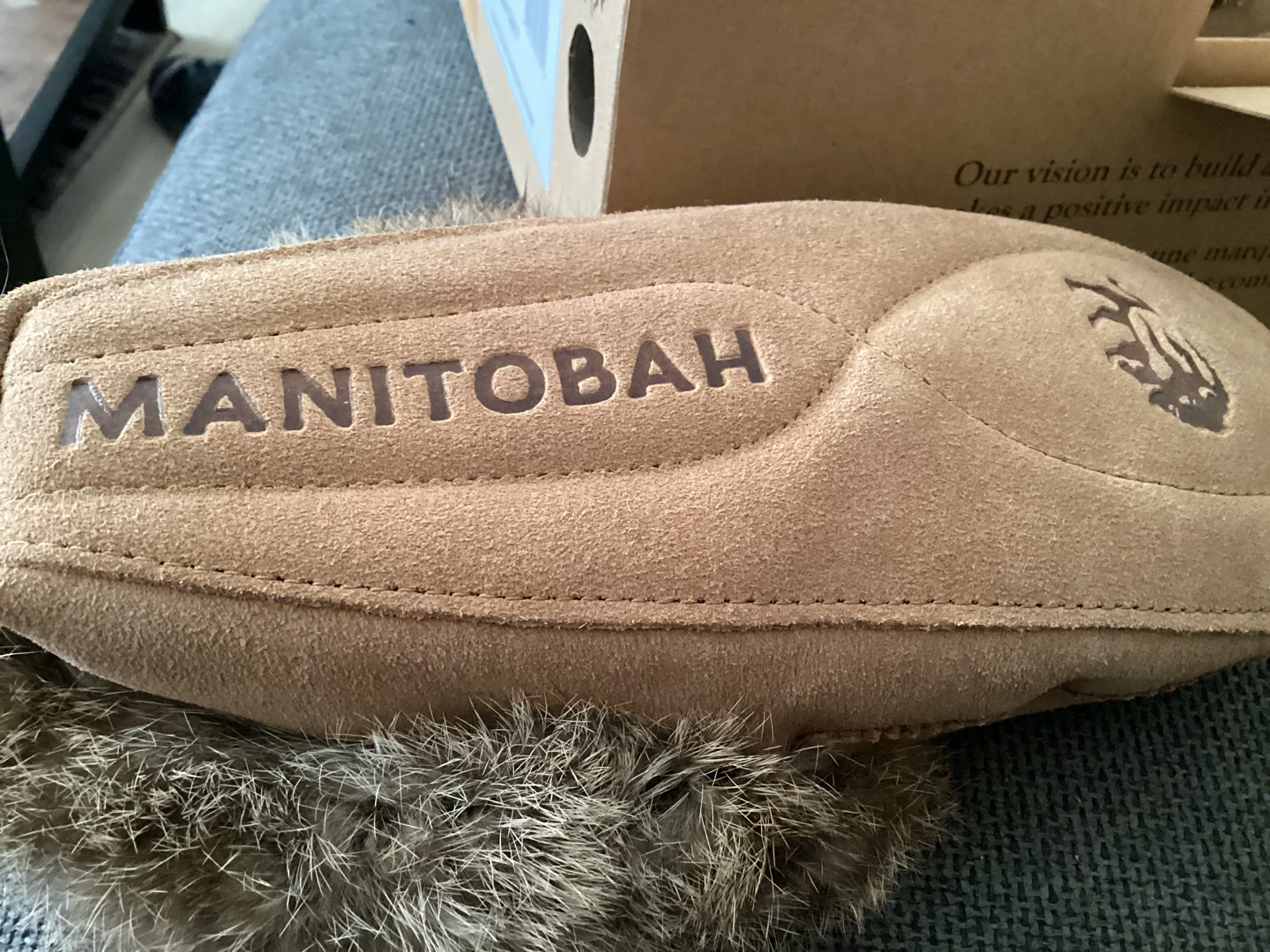 Manitobah Mukluks Moccasins - New in Box - photo 4