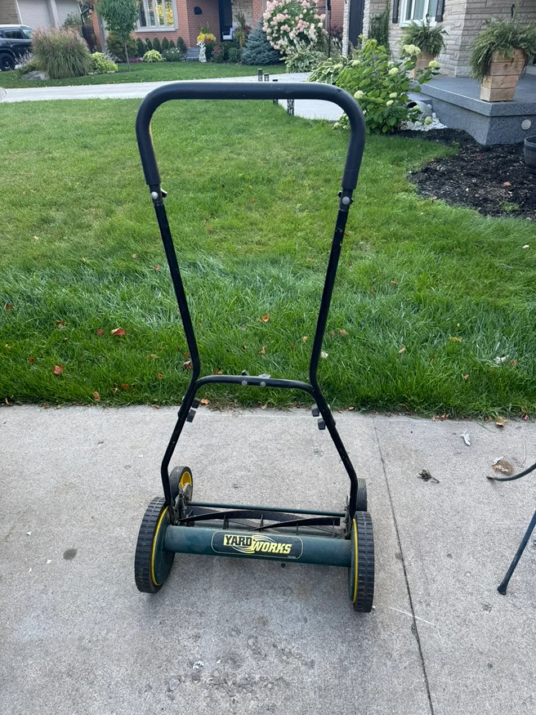 Yardworks Push Reel Lawn Mower thumbnail