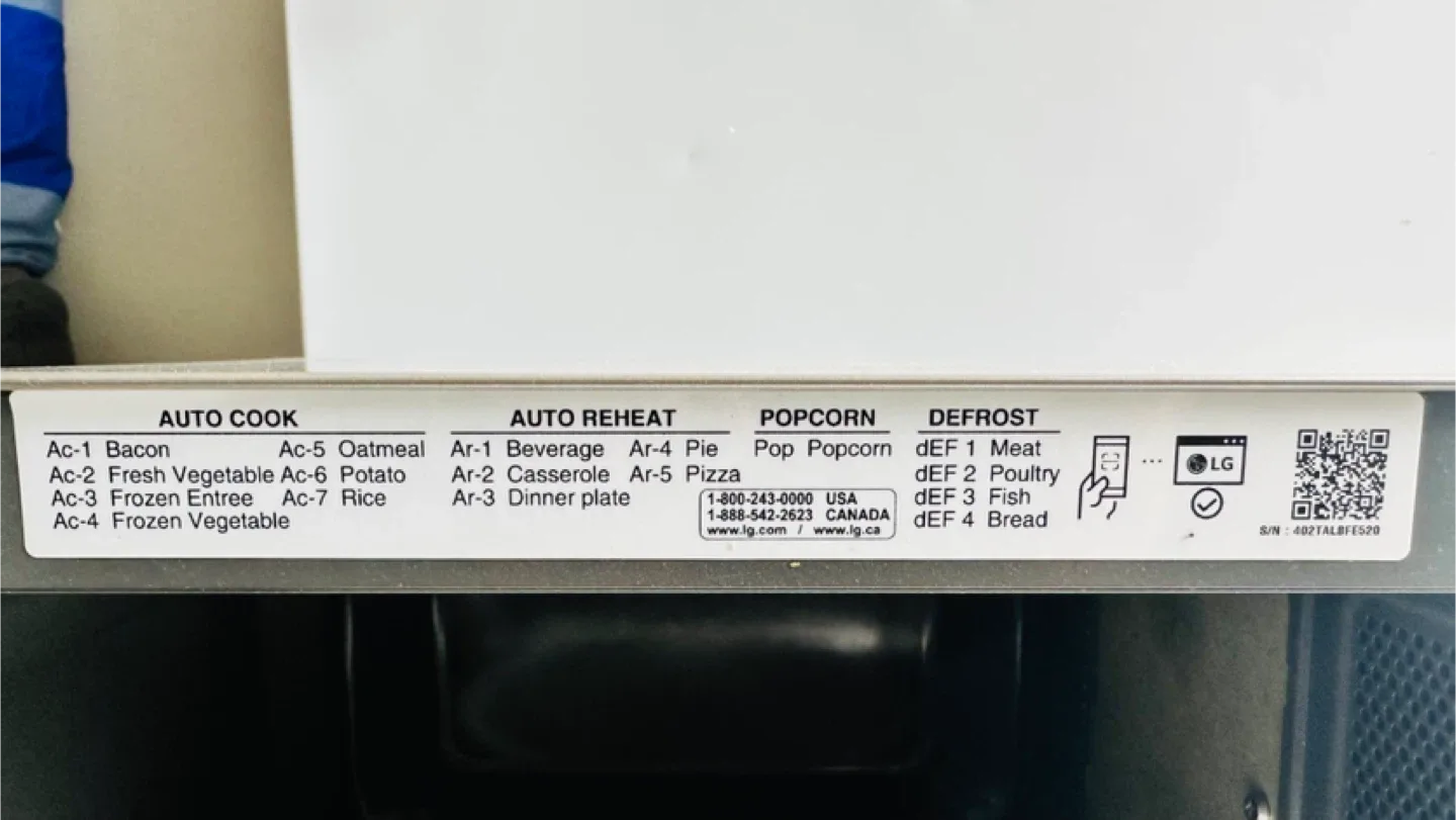 LG 0.9 cu. ft. NeoChef Countertop Microwave with Smart Inverter image indicator(5)