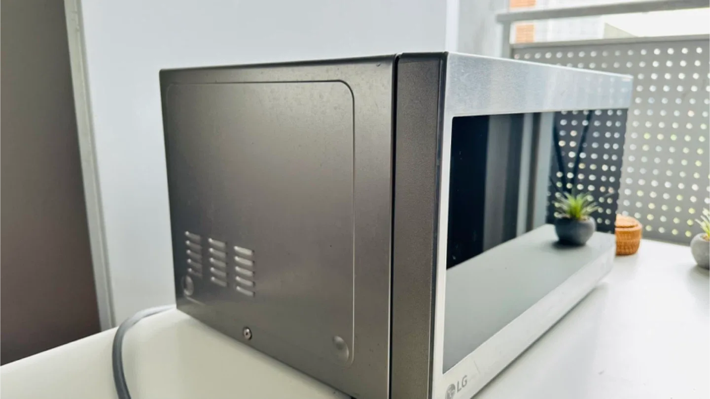 LG 0.9 cu. ft. NeoChef Countertop Microwave with Smart Inverter image indicator(7)