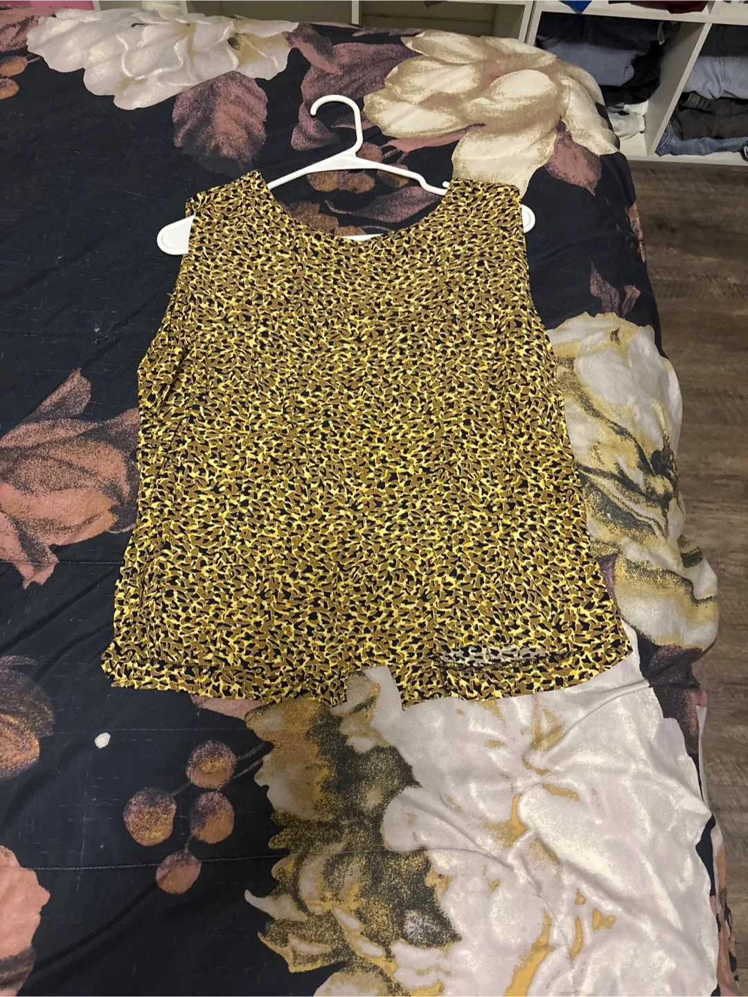 Leopard Print Sleeveless Top thumbnail