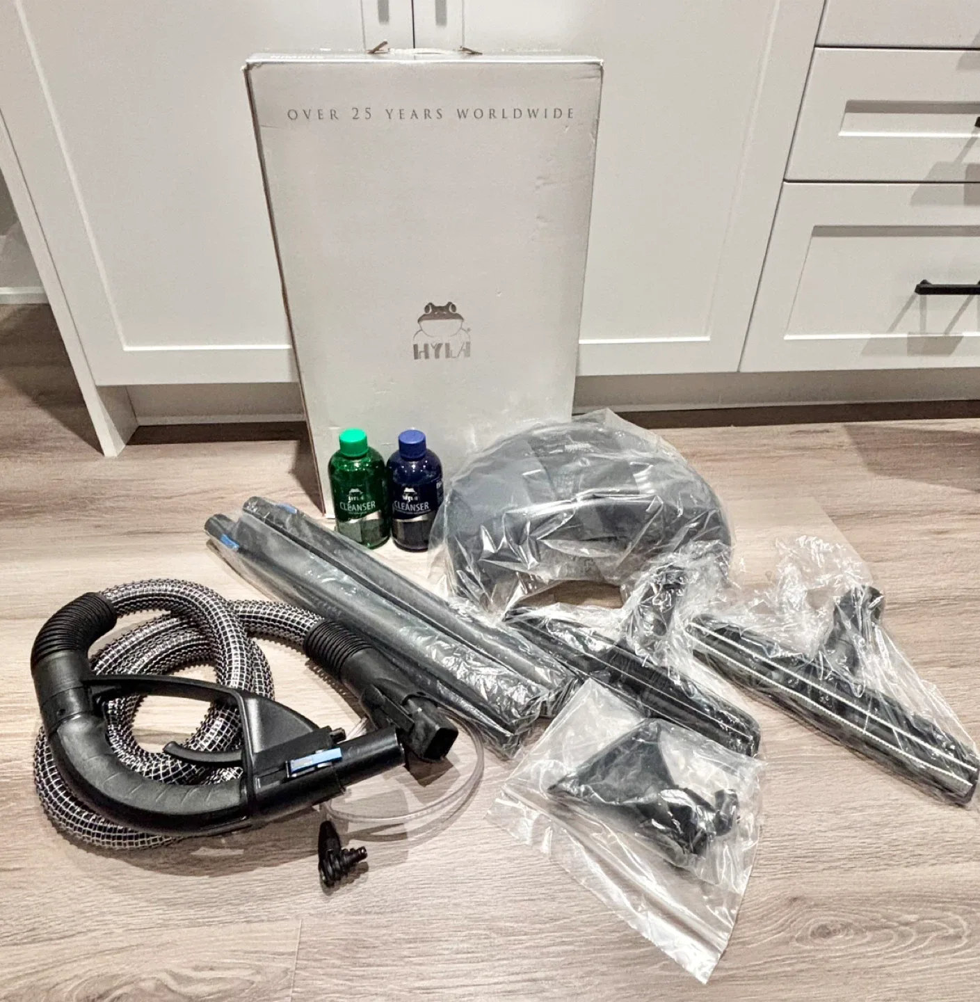 Hyla Nimbus Vacuum Wet Cleaning System New! image indicator(3)