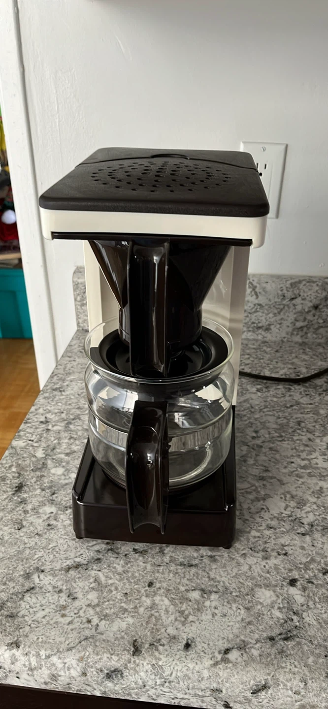 Melitta Aroma-Plus 10 Cup Automatic Coffeemaker - photo 4