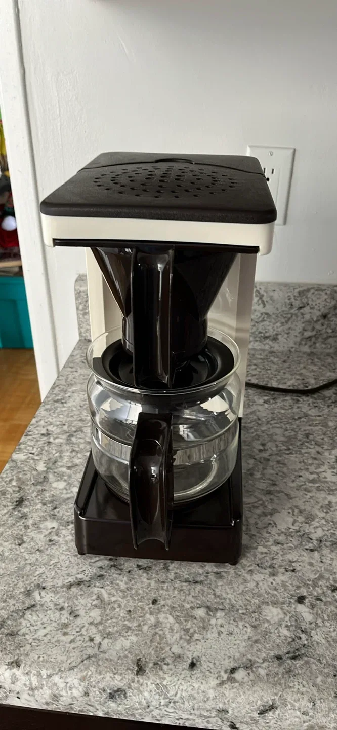 Melitta Aroma-Plus 10 Cup Automatic Coffeemaker image indicator(4)