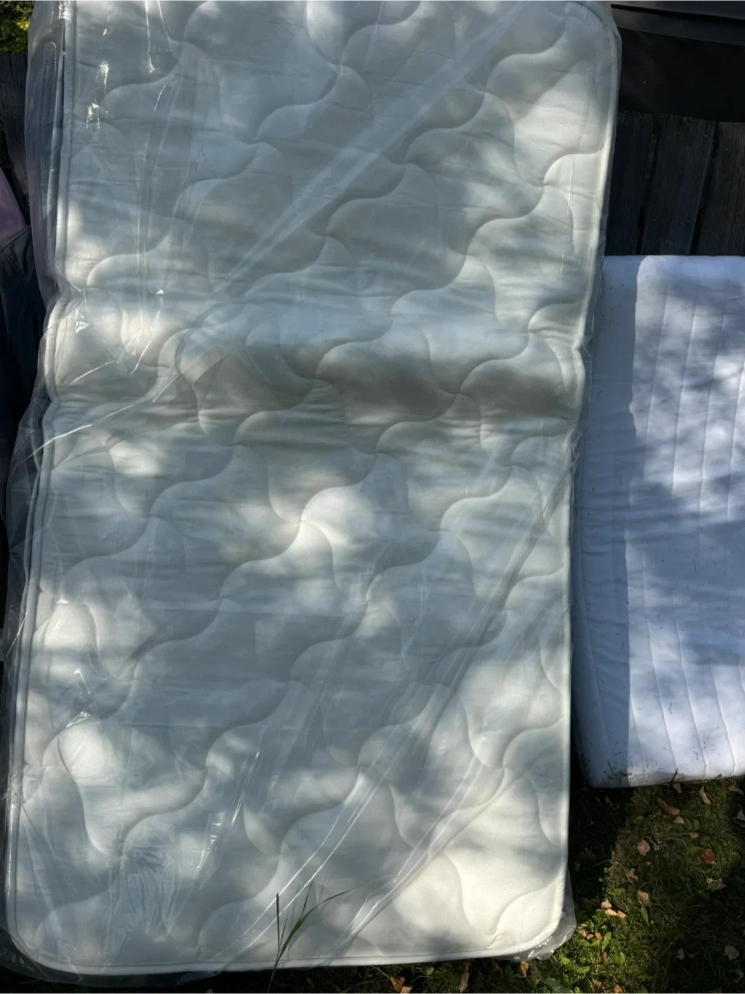 Twin mattress set