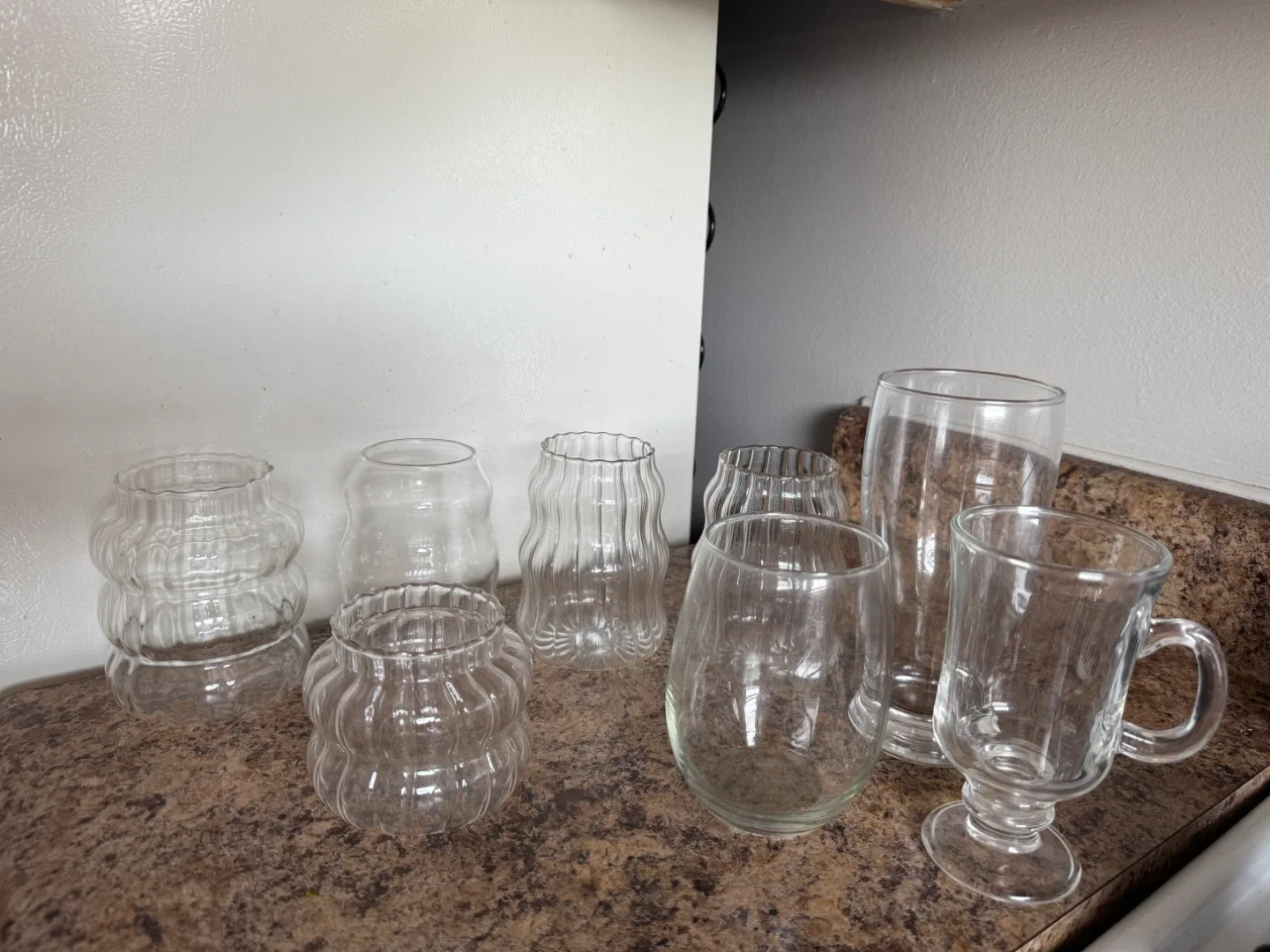 🥕Assorted Clear Glass Vases & Cups thumbnail