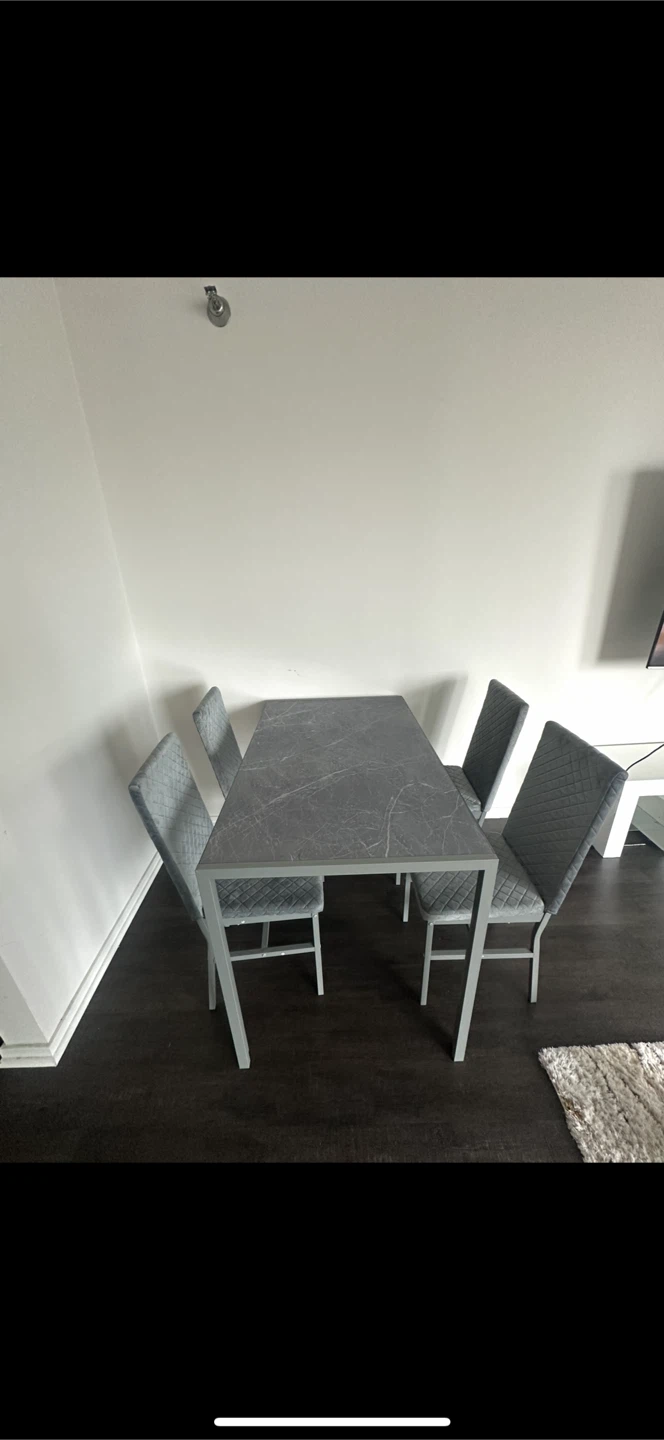 Furniture Lot: Sofa, Dresser, Table, Bed - photo 5