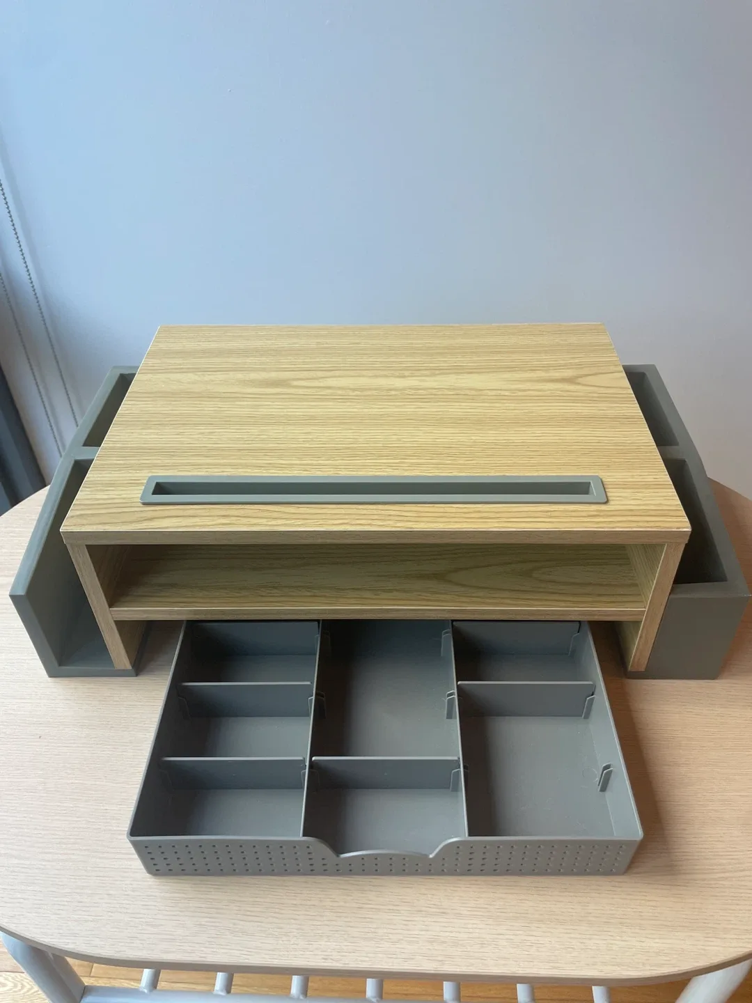 Desk monitor stand riser with organizer tray image indicator(2)