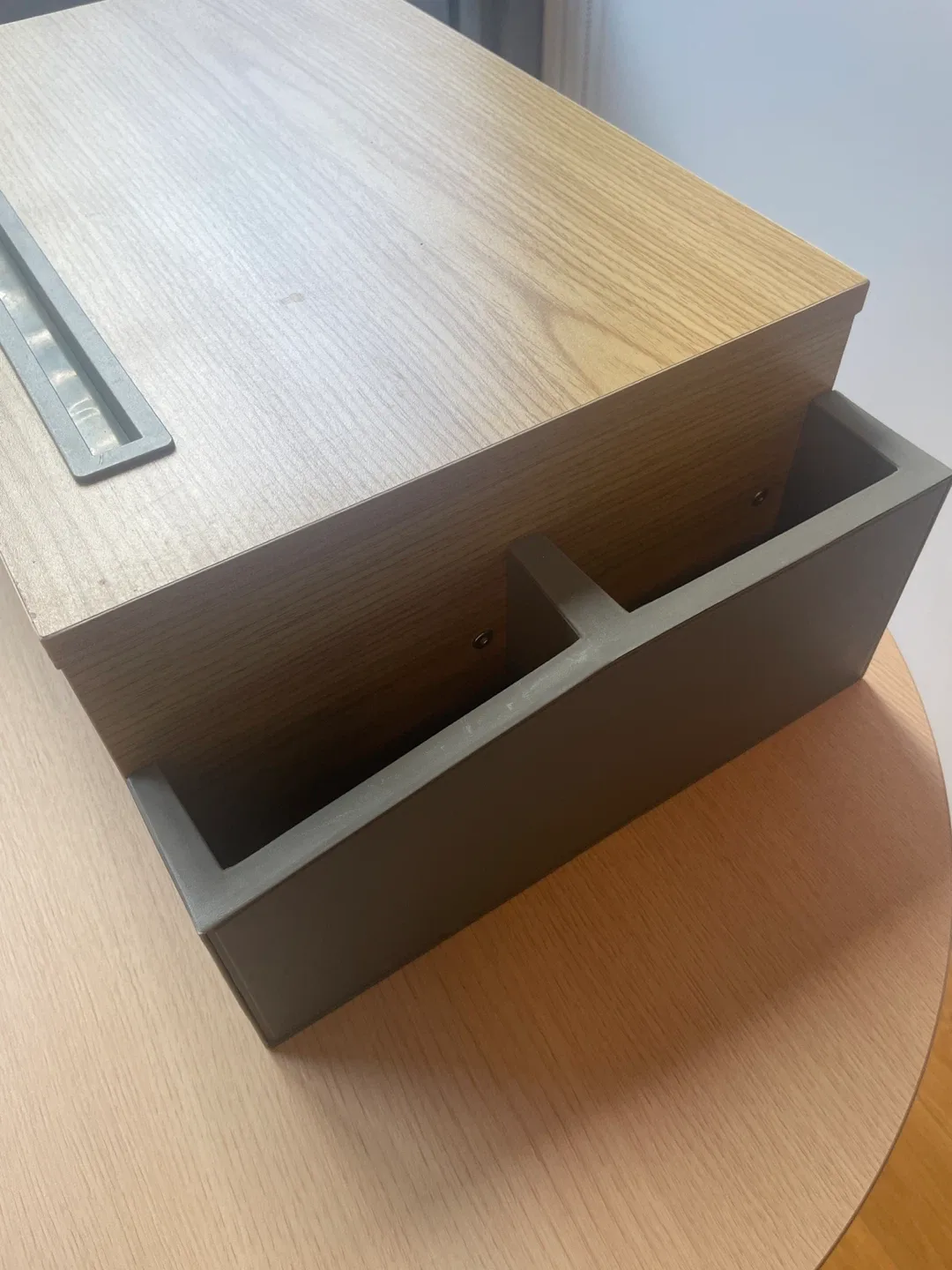 Desk monitor stand riser with organizer tray image indicator(5)