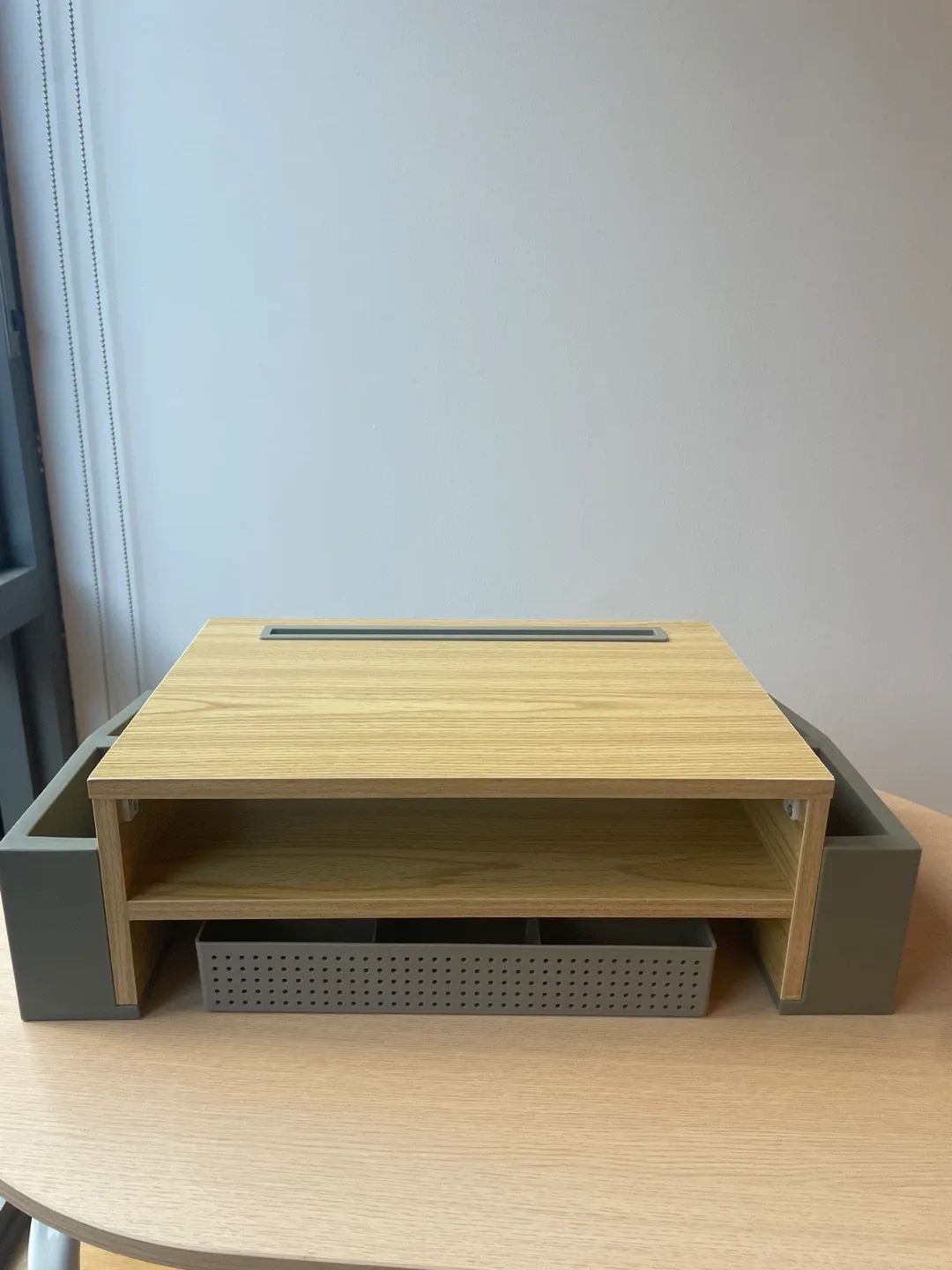 Desk monitor stand riser with organizer tray image indicator(7)