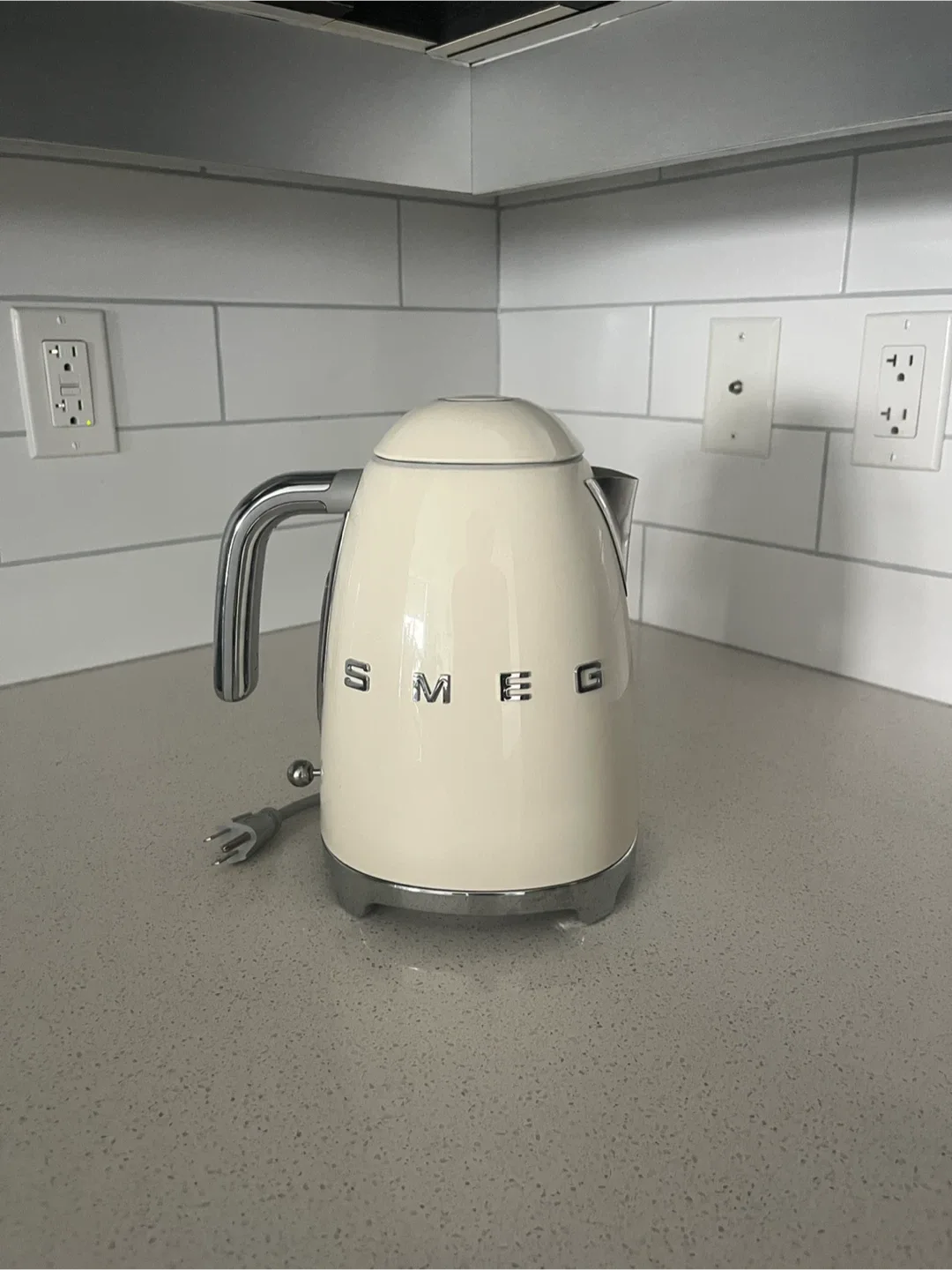 Smeg Kettle - Cream thumbnail