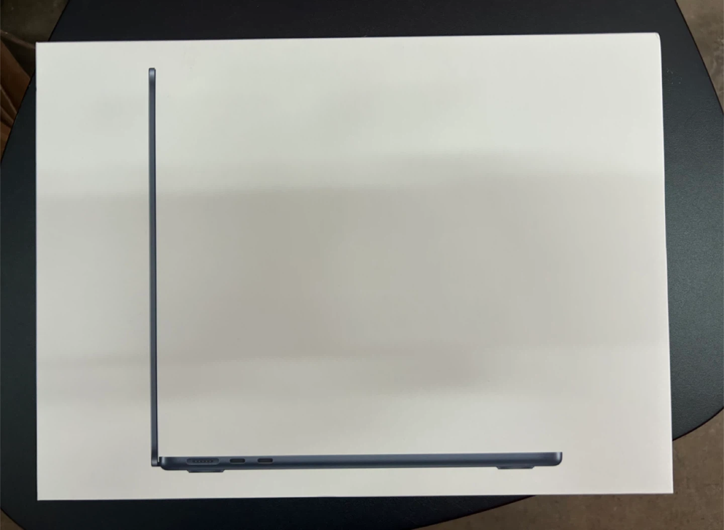 Apple MacBook Air 13.6” (M2, 256GB SSD) – Like New