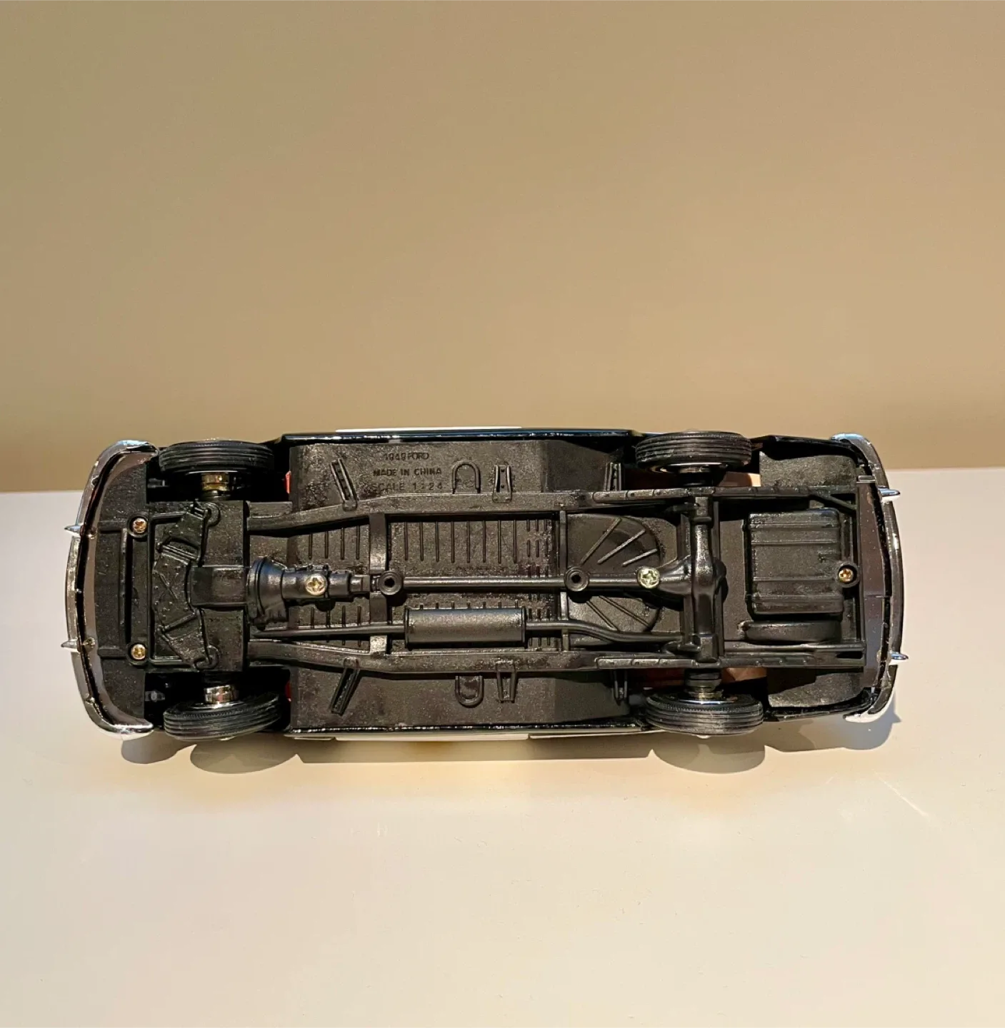 Diecast Model: Ford 1949 Maisto California Highway Police Car 🎁 image indicator(9)