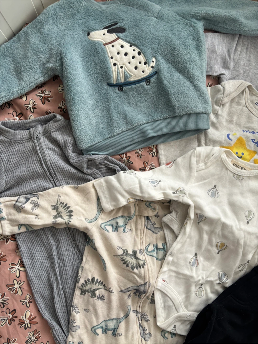 Baby Clothes Bundle - Gap, Old Navy, Timberland, Tommy Hilfiger - photo 2