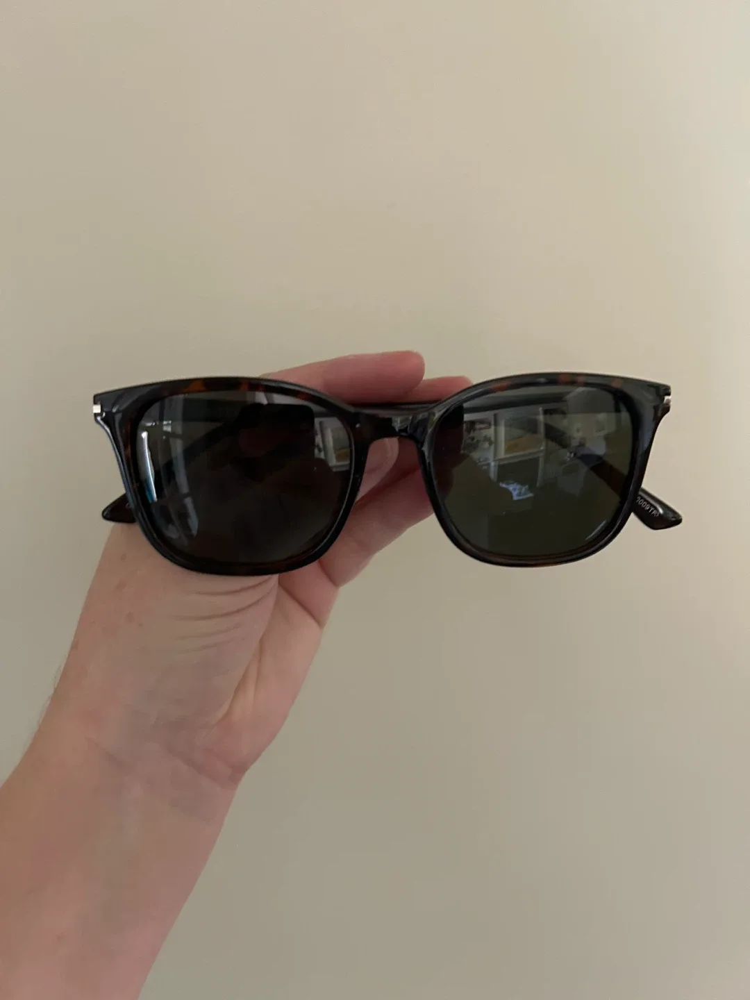 Roots Sunglasses - Tortoise Shell image indicator(4)