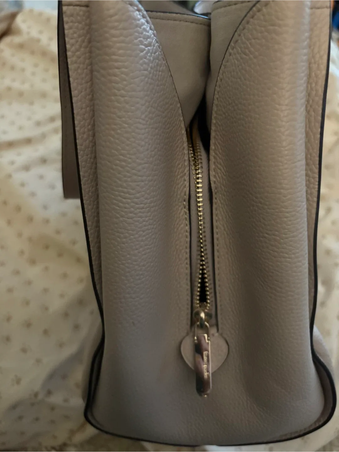 Kate Spade Beige Leather Hobo Bag image indicator(7)