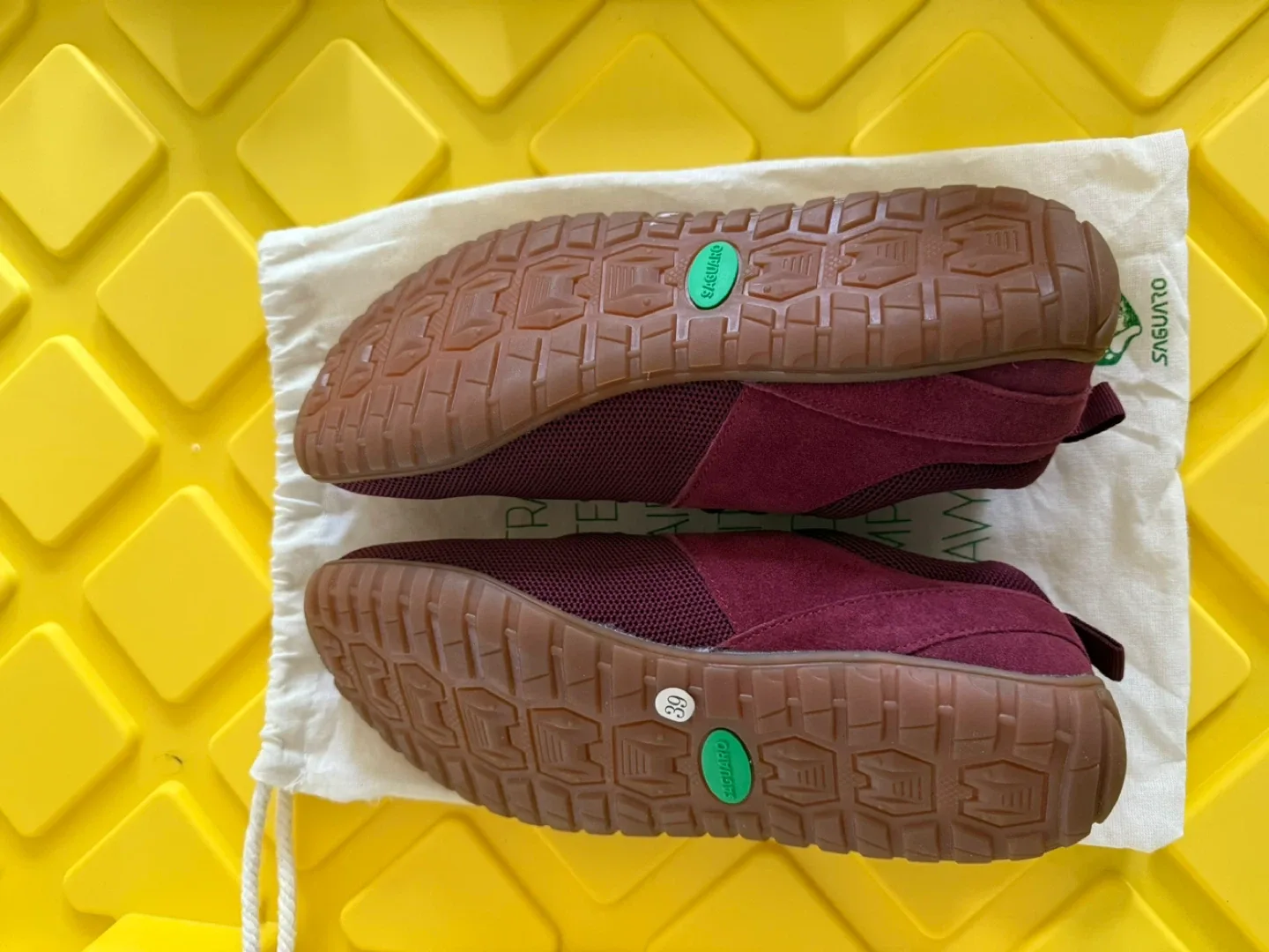 Saguaro Burgundy Sneakers, Women's US 8.5 image indicator(2)